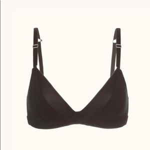 NWT Lively All-Day Deep V No Wire Bra